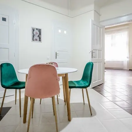 Bpr Cactus Design Apartment